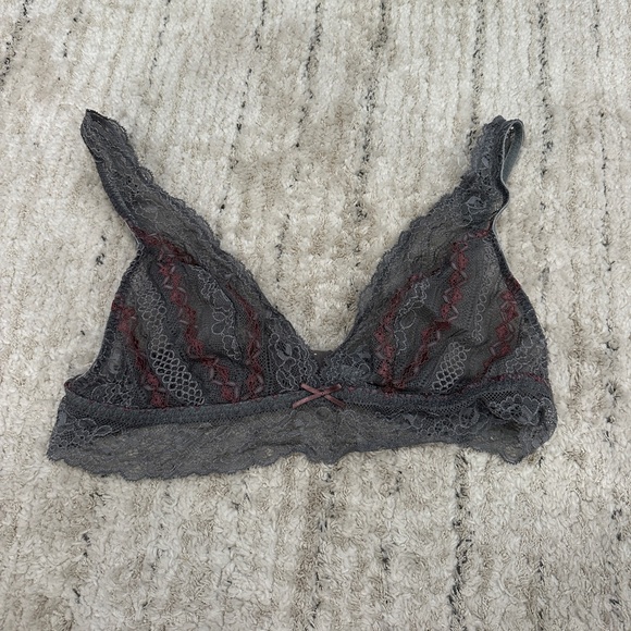 Intimissimi Gray and Pink Lace Bralette - Picture 2 of 5